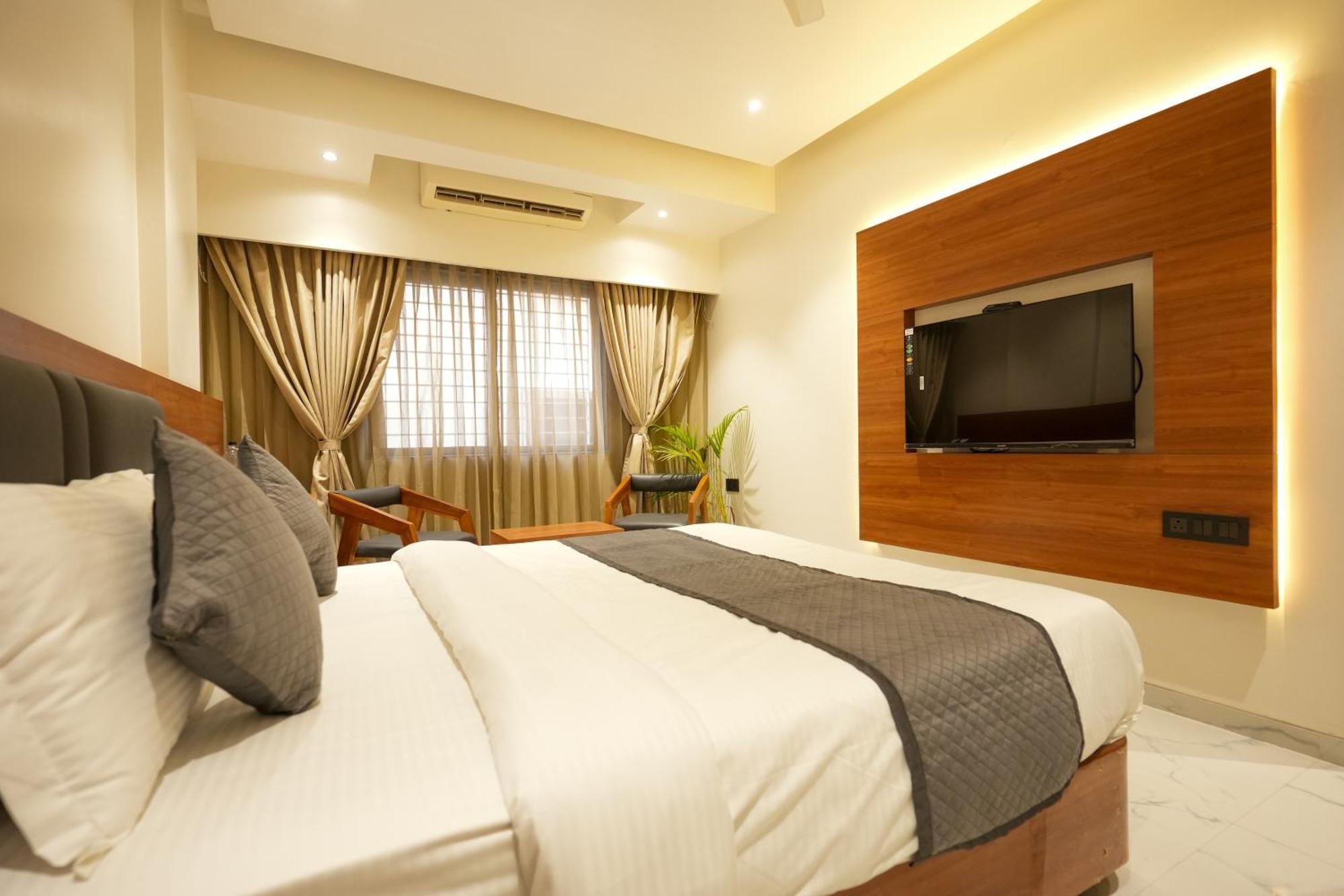 Hotel Sai Kamal Shirdi Ngoại thất bức ảnh