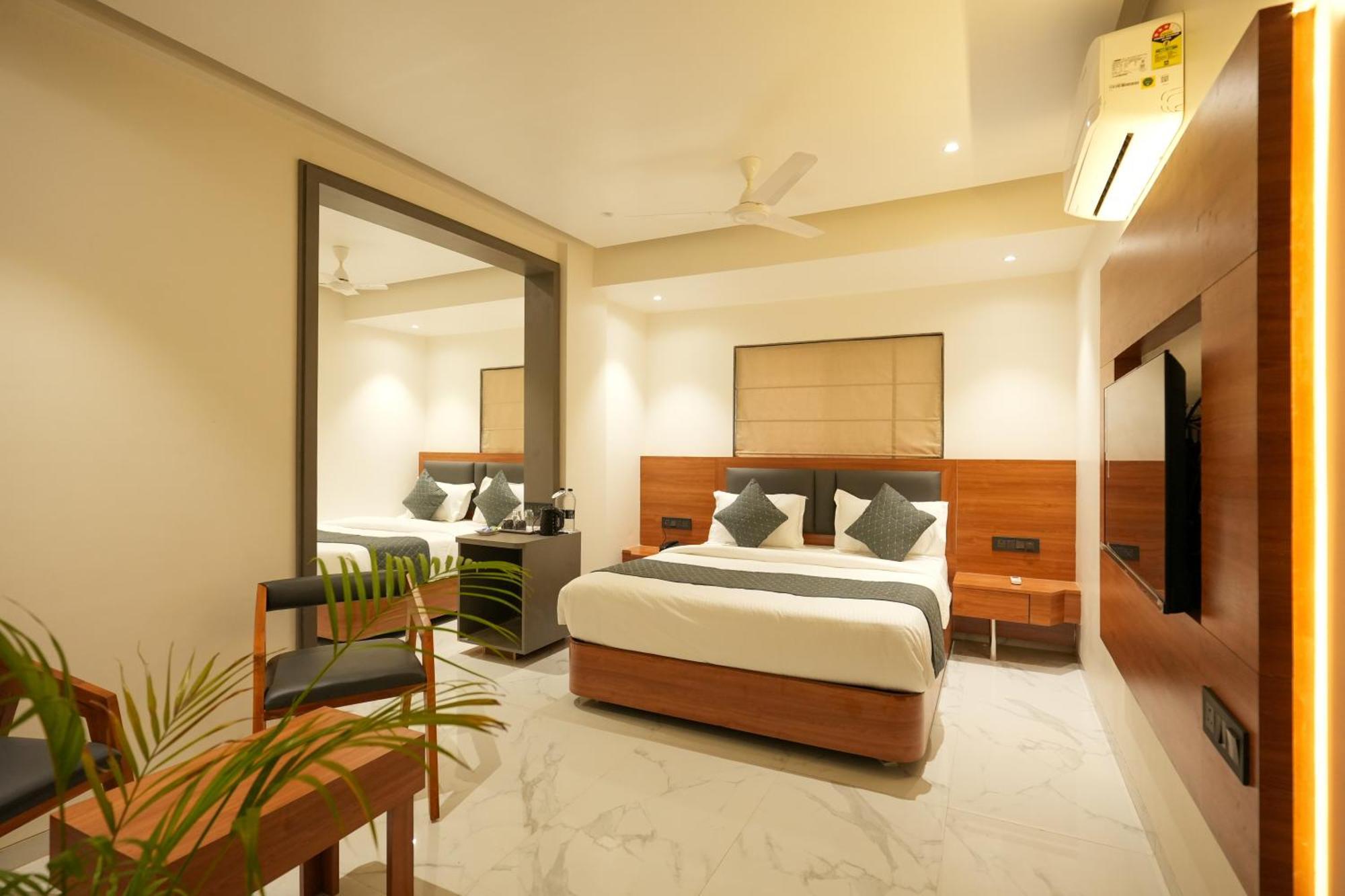 Hotel Sai Kamal Shirdi Ngoại thất bức ảnh