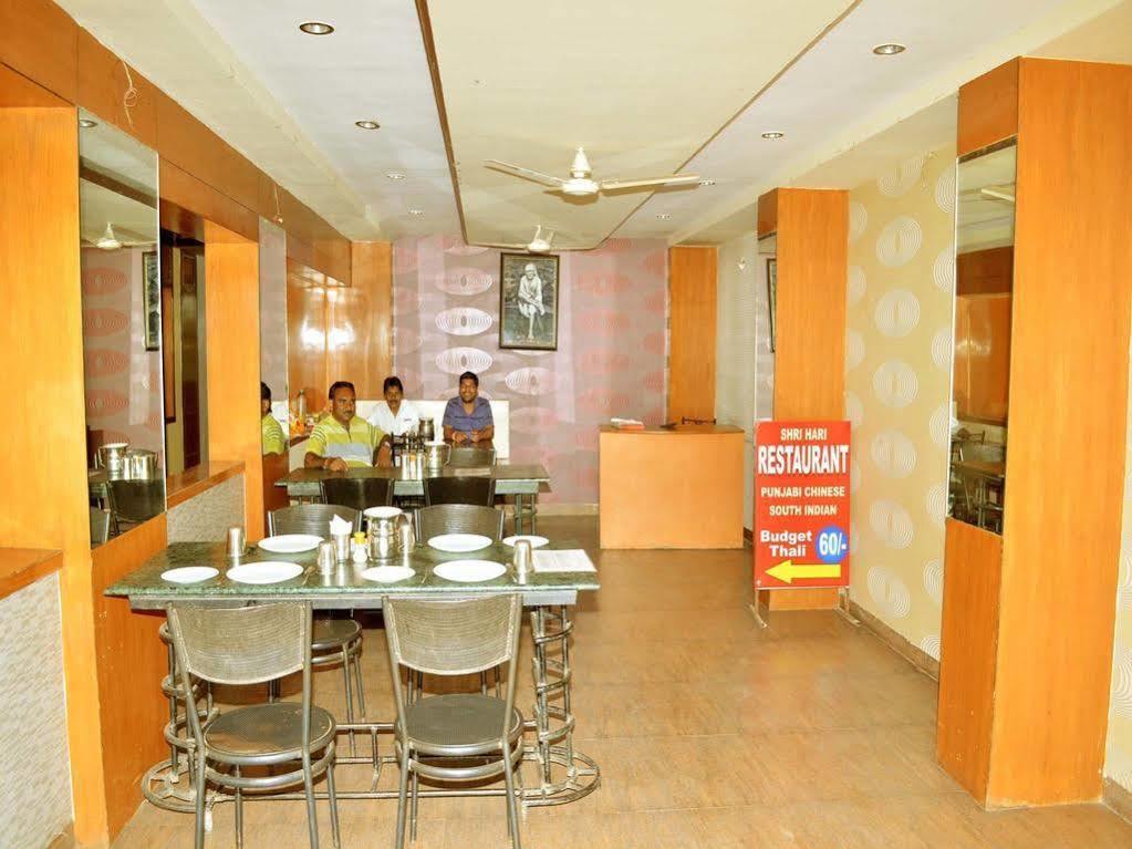 Hotel Sai Kamal Shirdi Ngoại thất bức ảnh