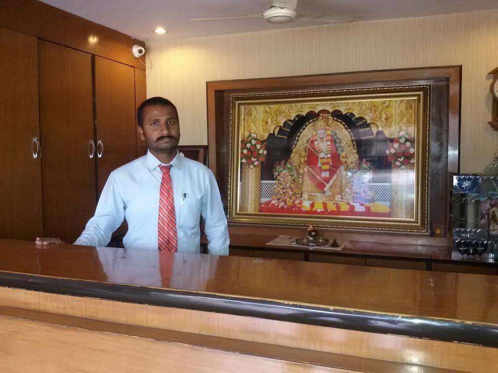 Hotel Sai Kamal Shirdi Ngoại thất bức ảnh