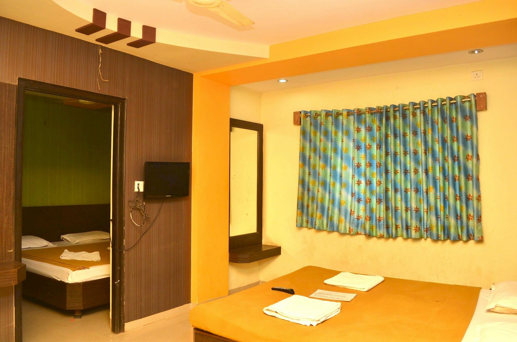 Hotel Sai Kamal Shirdi Ngoại thất bức ảnh